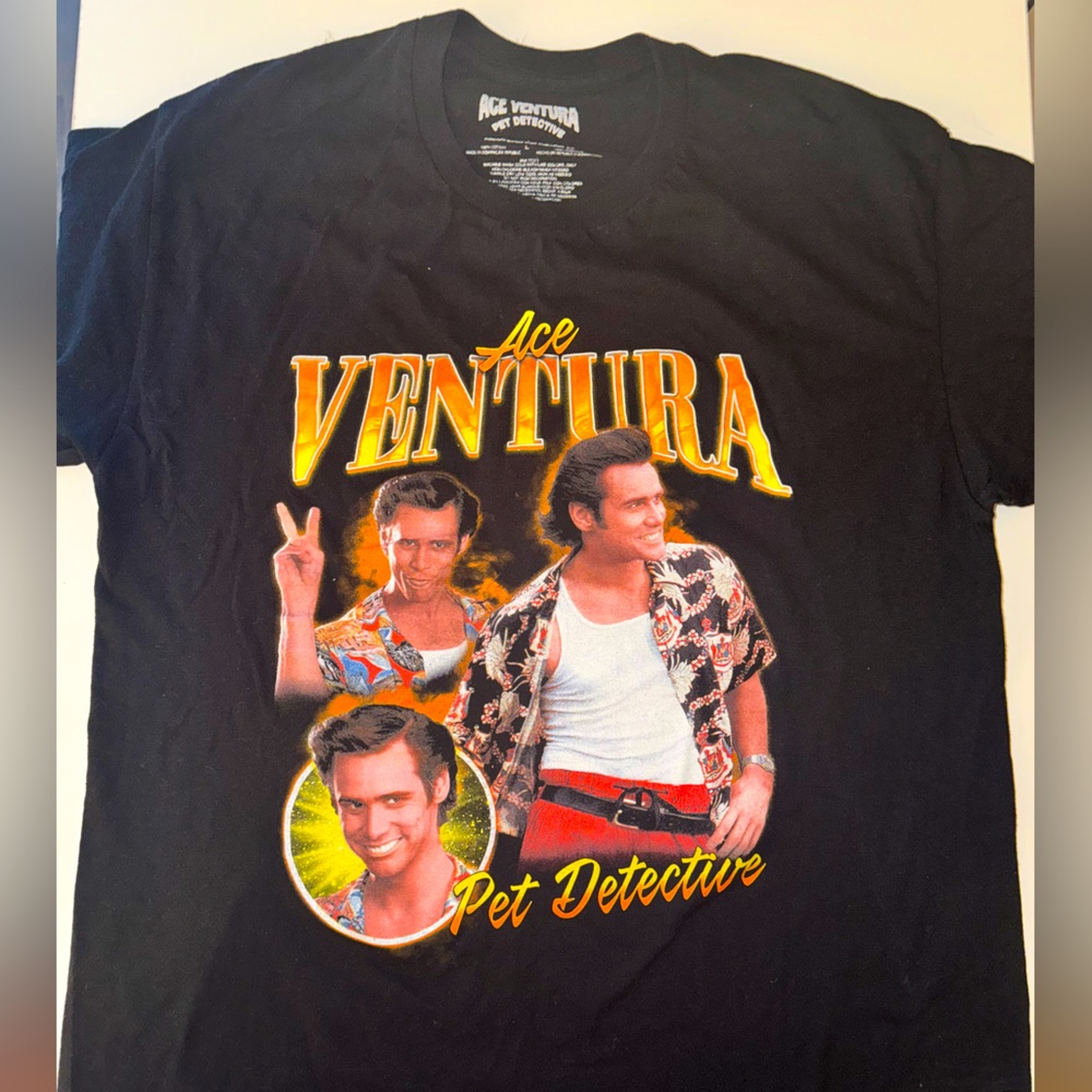 Throwback Graphic Tee - Ace Ventura Size: L